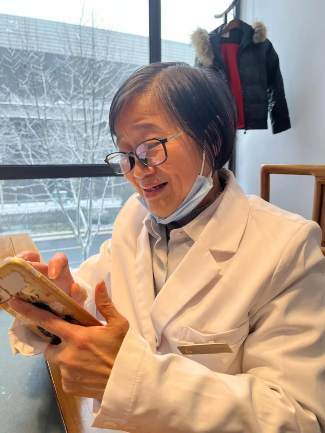 段少民早年从医照片
